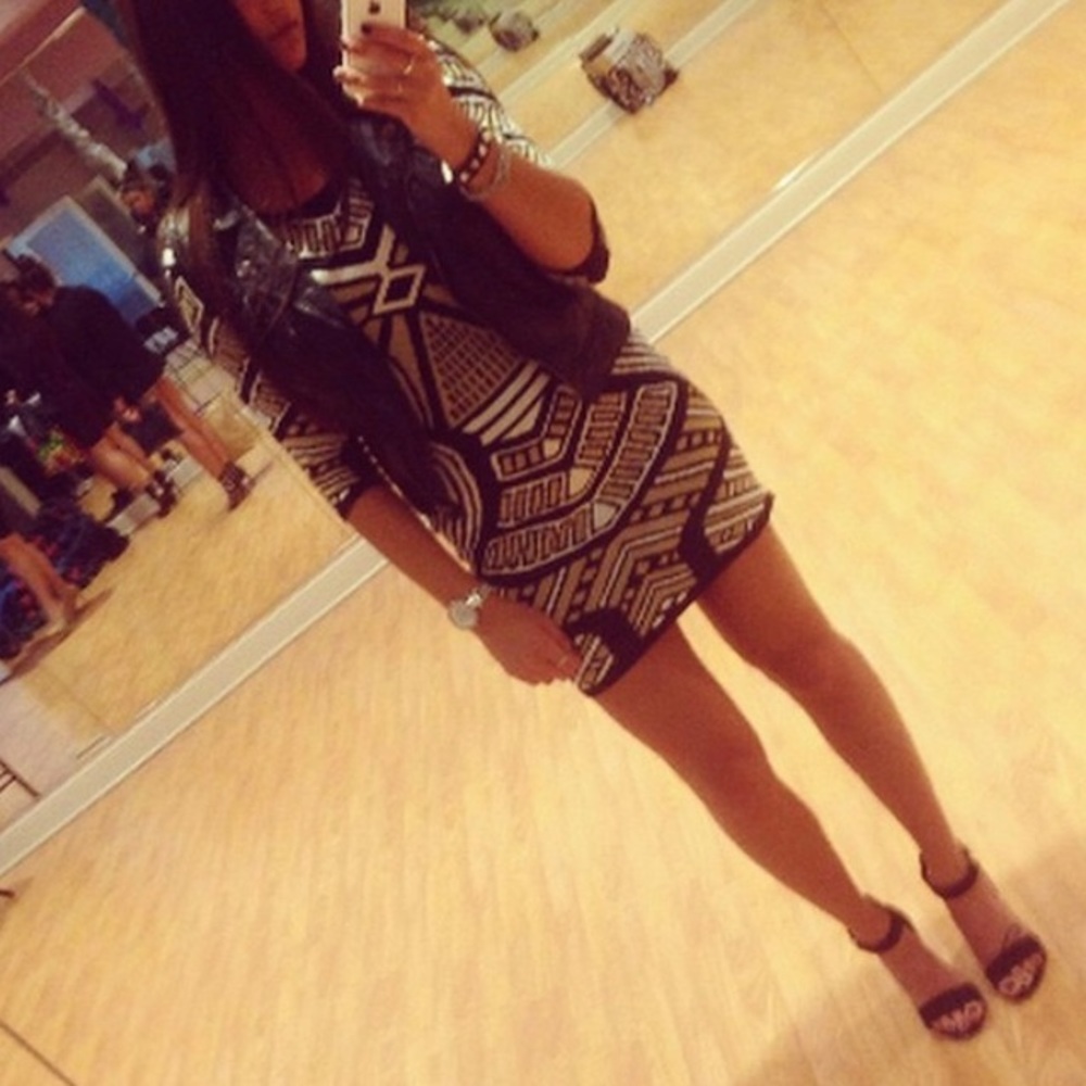 Mini body con dress